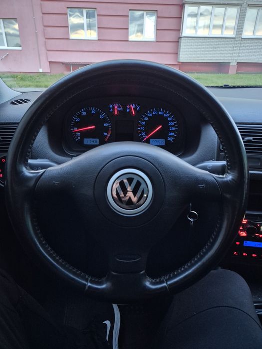 Продам Golf IV 1,6