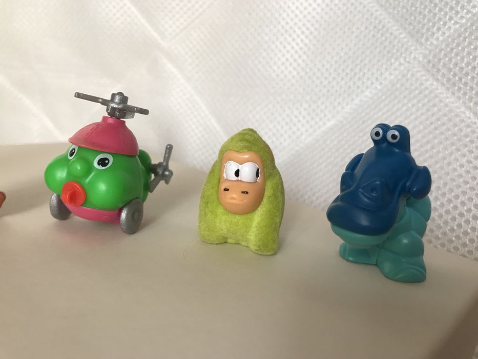 Іграшки кіндер киндер