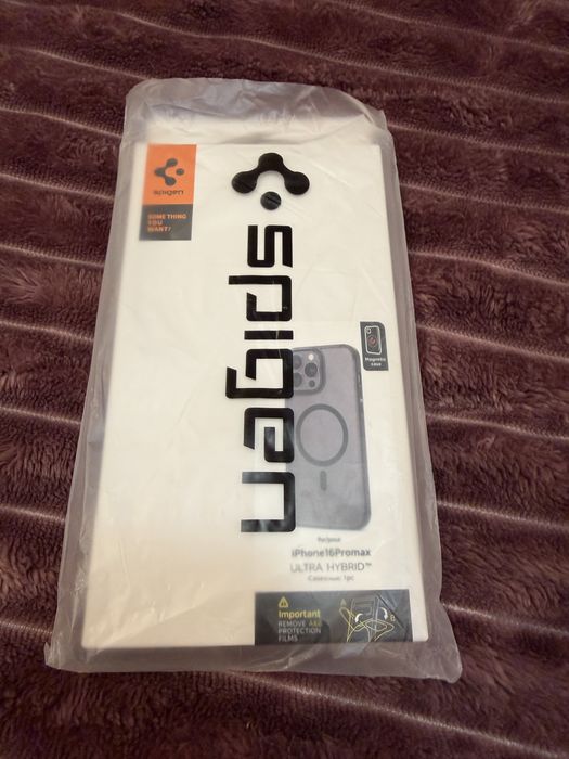 Чехол на Iphone 16 pro max  Spigen