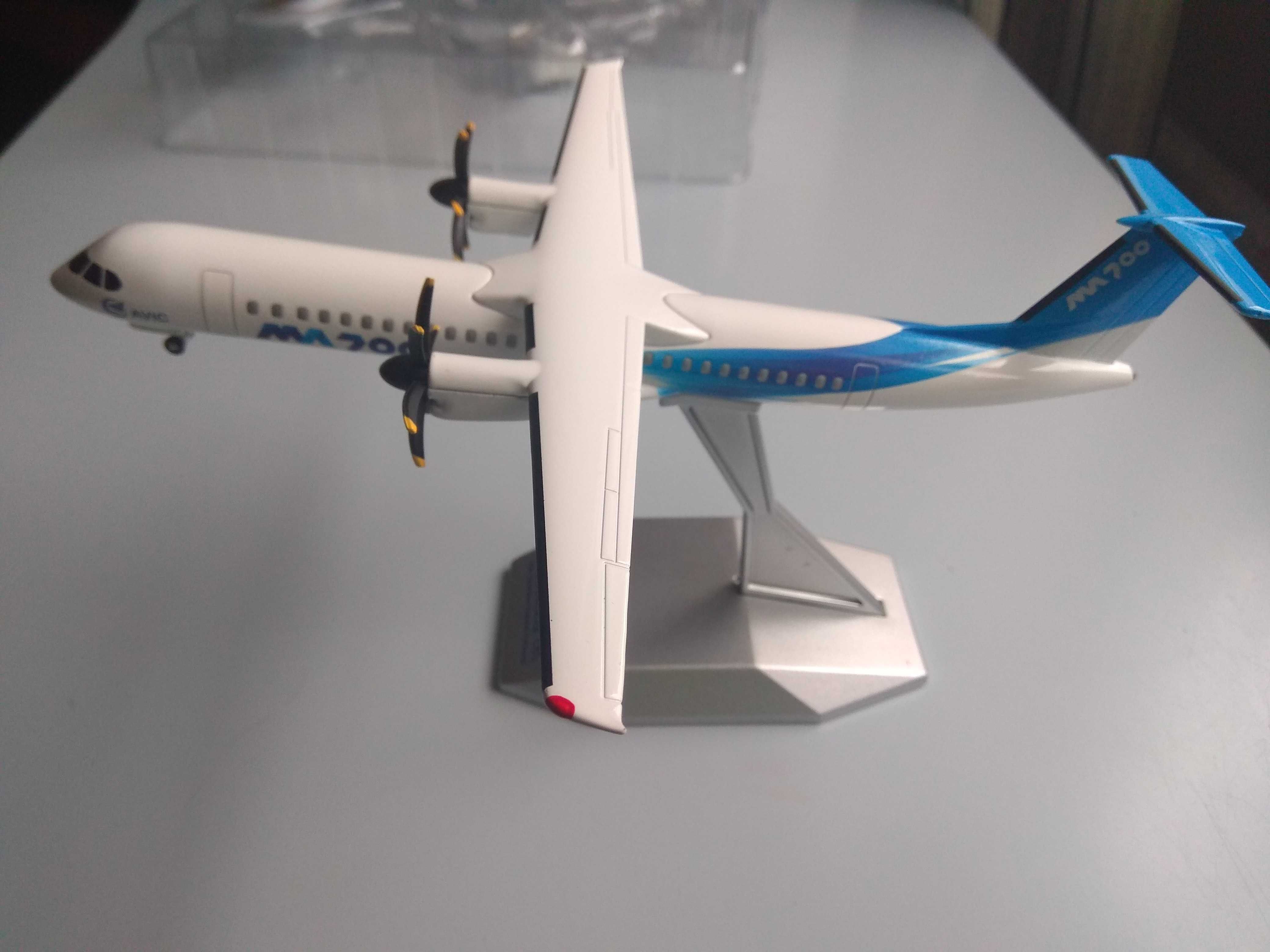 новые коллекционные модели пассажирских самолетов МА-700 и С919
