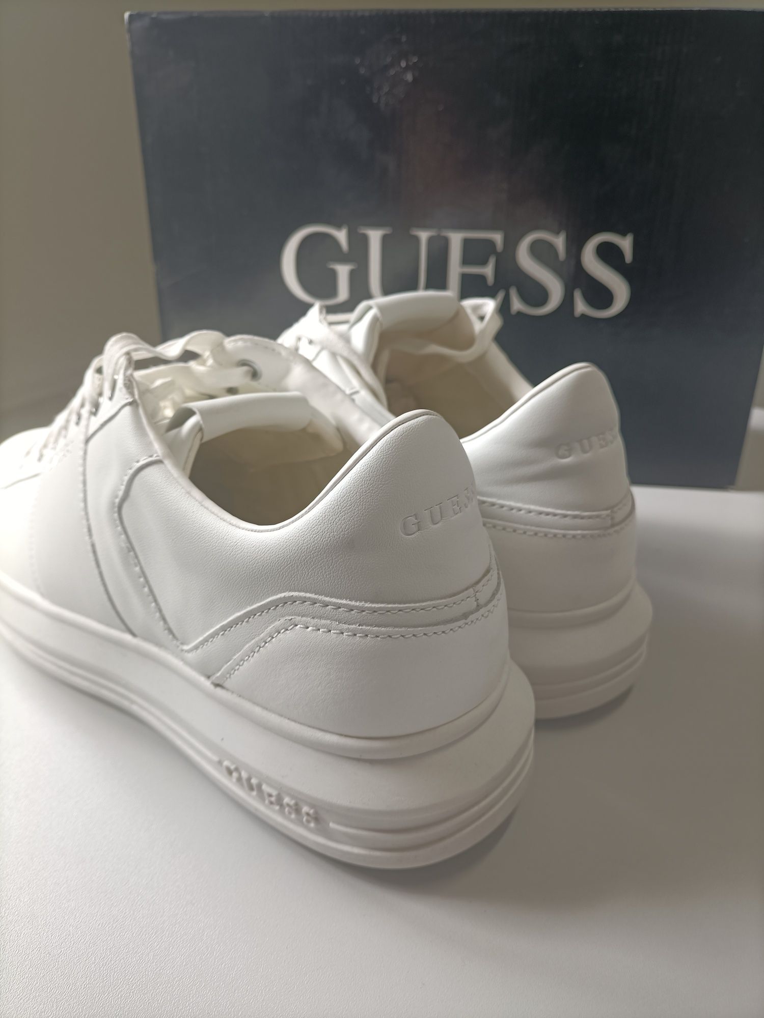 Adidasy Guess 43