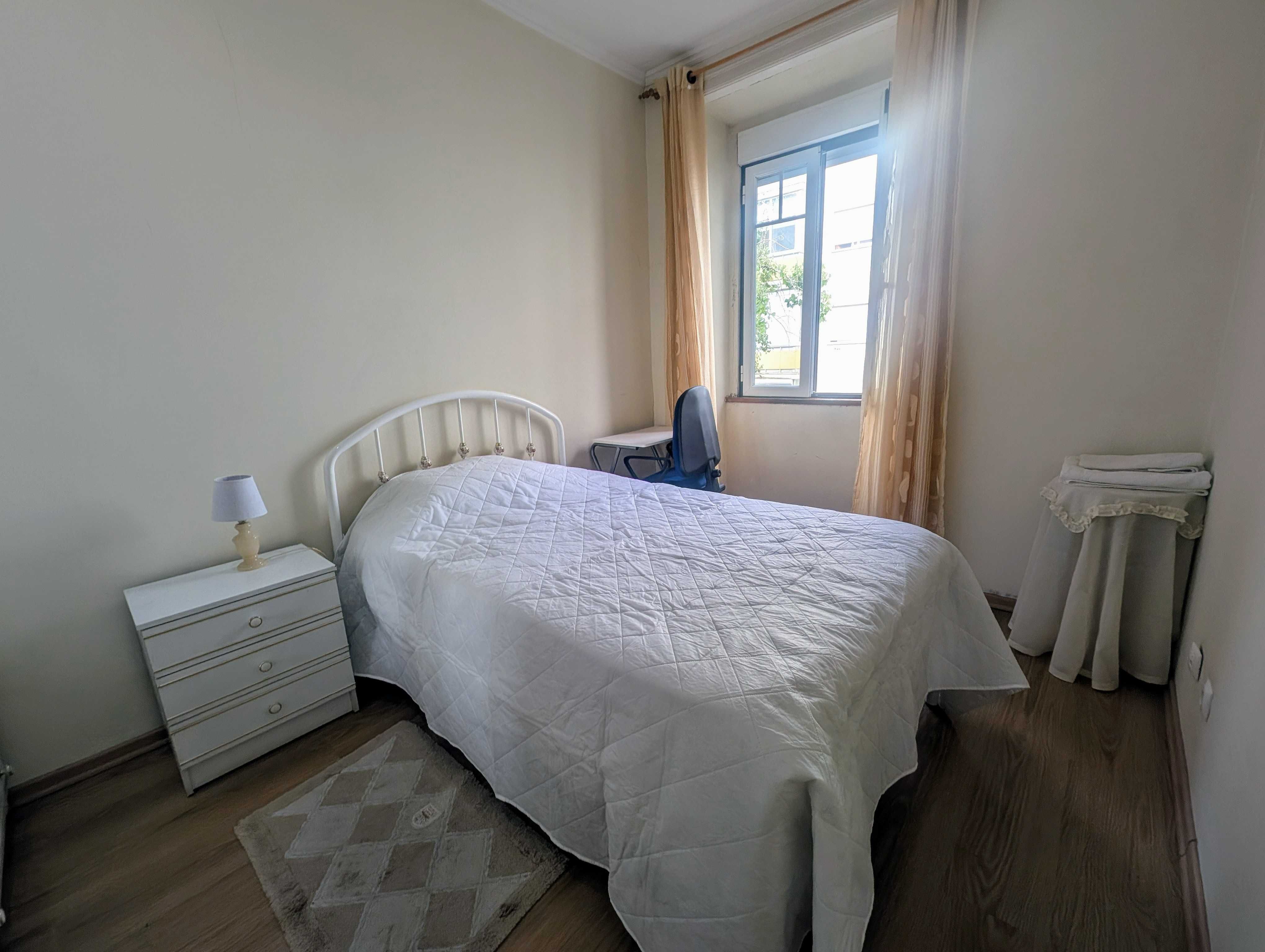 Quarto para raparigas - Alameda, Lisboa