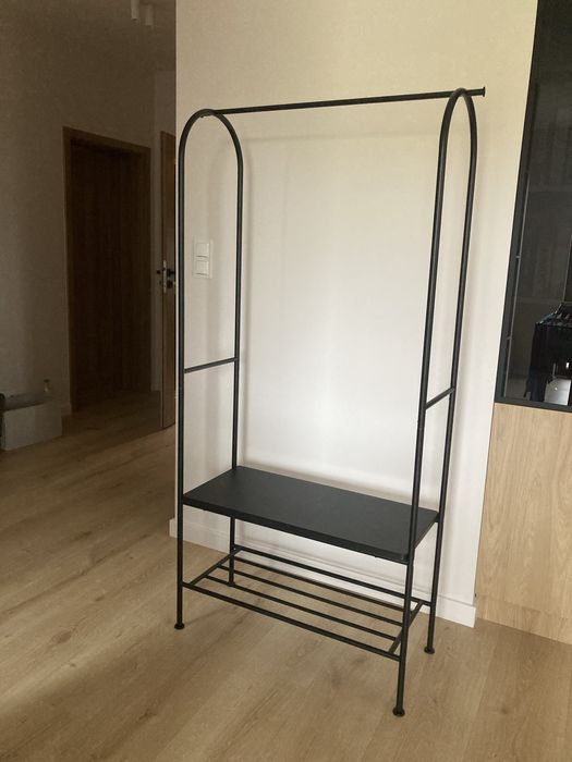 Wieszak na ubrania do przedpokoju Ikea Grafjallet
