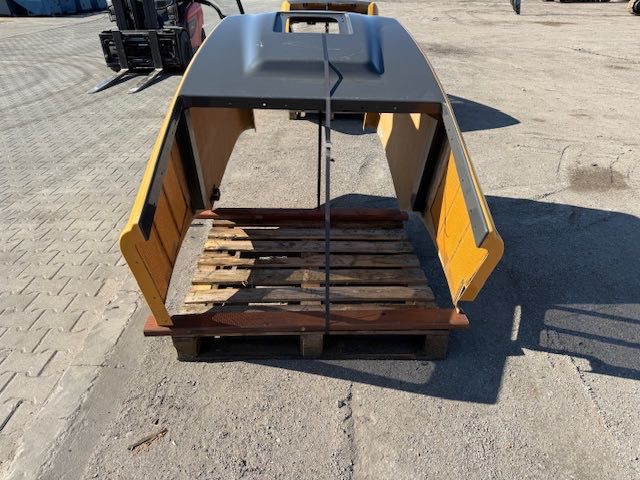 pokrywa silnika do ładowarki case nowa