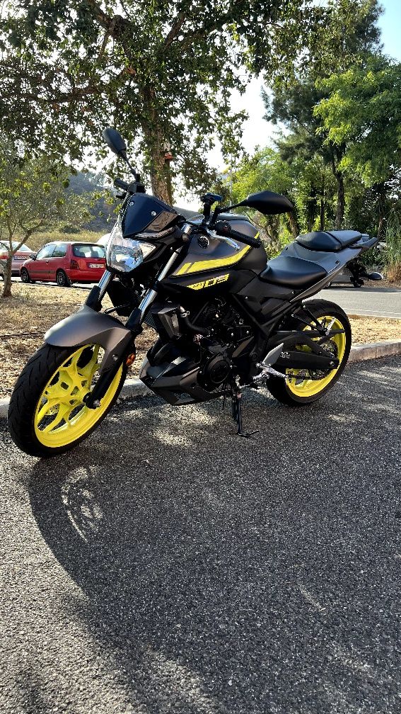 Yamaha MT-03 apenas 8.400 KM - Com extras