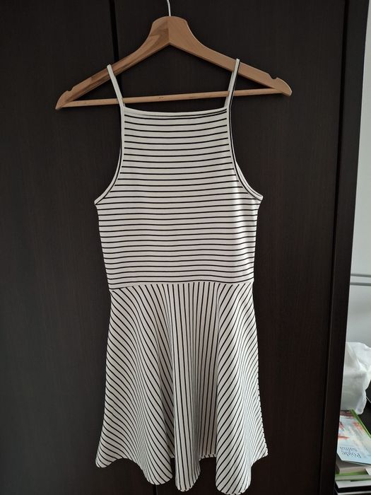 Sukienka krótka w paski