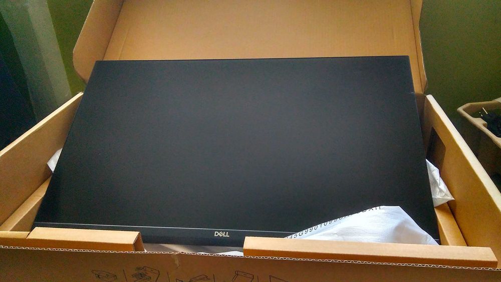 Монітор Dell P2720D