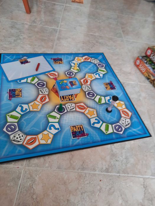 jogo de tabuleiro, Party Junior