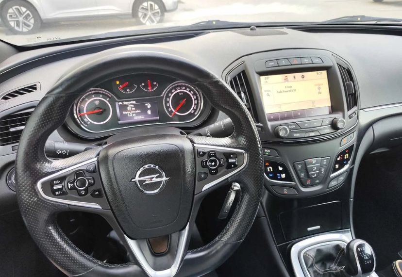 Opel Insignia 2014 дизель 2.0 CDTI 4x4 Country Tourer