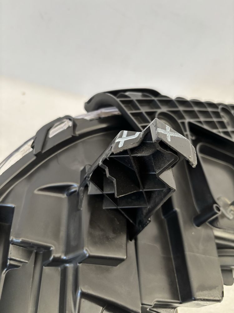 Ford Escape lift 17- lampa prawy przód prawa przednia USA