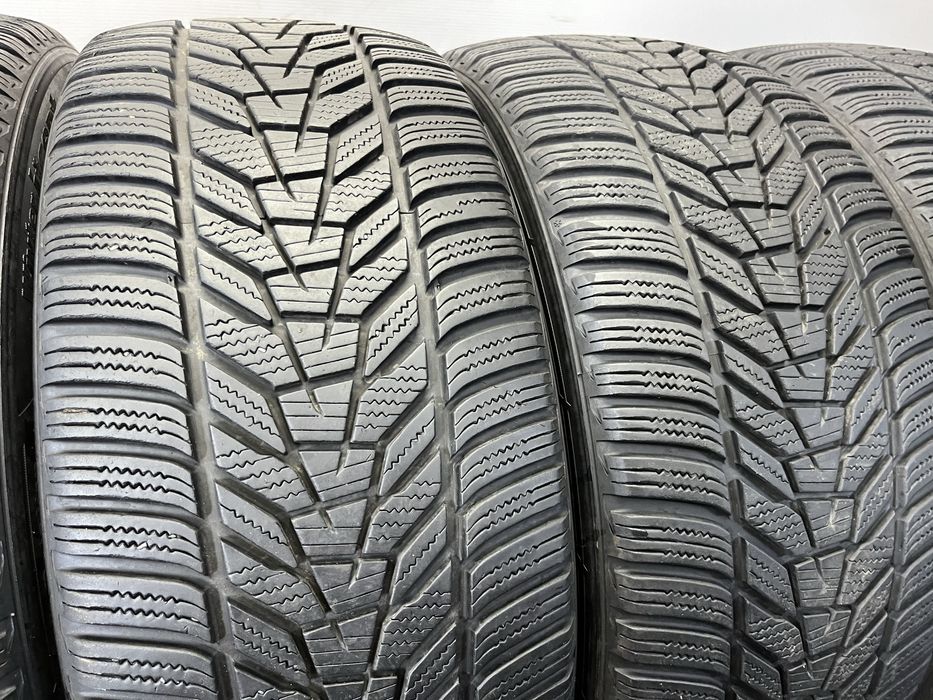235/45/18 98V Hankook Icept Evo3