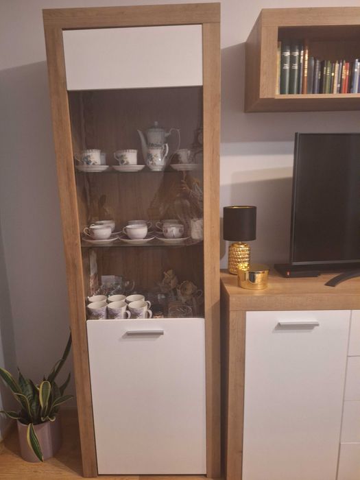 meble komody komplety witryny