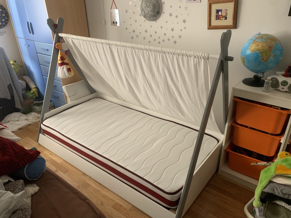 Cama de crianca em formato de tenda de indio