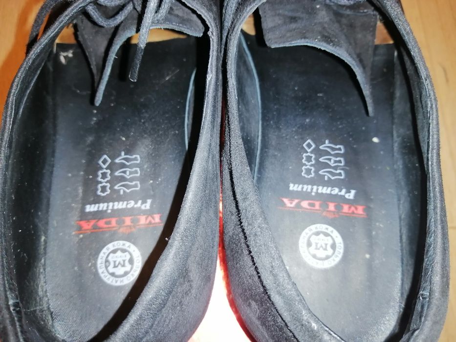 Продам замшеві туфлі  "MIDA"