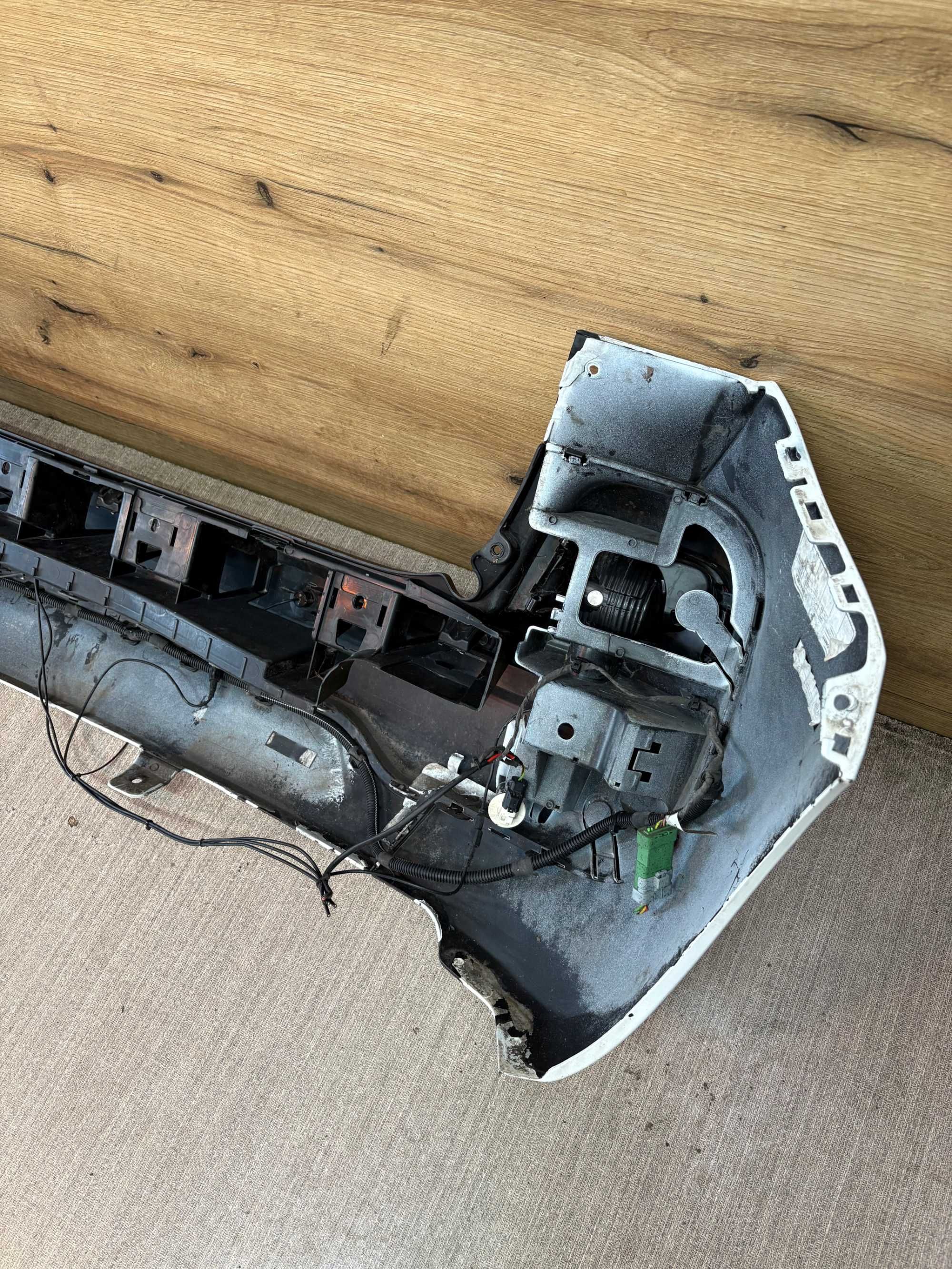 Zderzak tylny citroen c3 picasso kolor ewpb 4xpdc