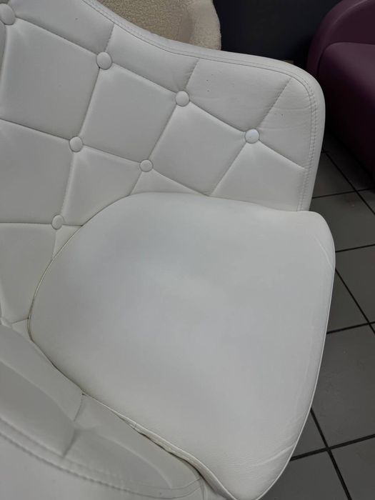 Перукарське крісло б/у