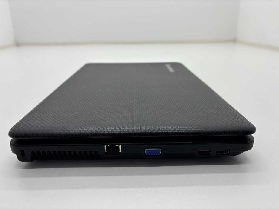 Laptop komputer Lenovo G550 Intel 15.6'' Windows