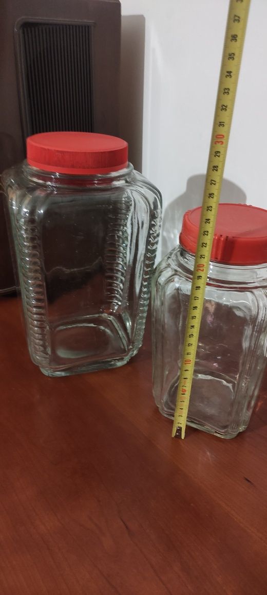 Conjunto de três frascos de vidro antigo
