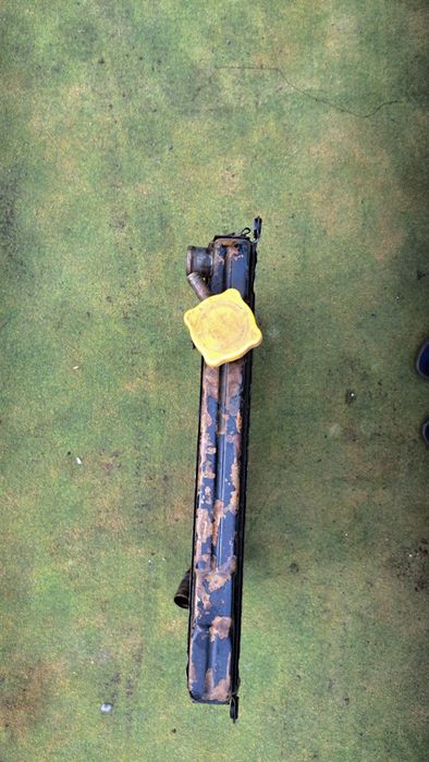 Продам радіатор,на мазду 323f