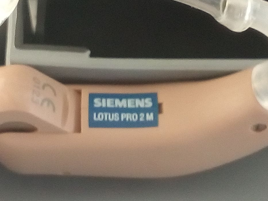 Aparelho auditivo Siemens.