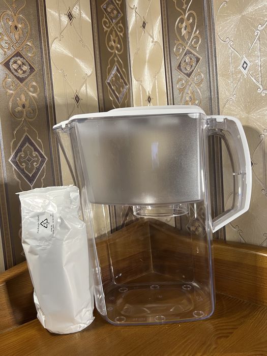 Фильтр кувшин Аквафор Атлант 4л. с картриджем в комплекте