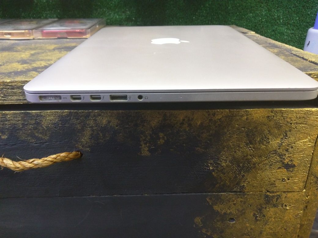 MacBook pro a1502 (2015)