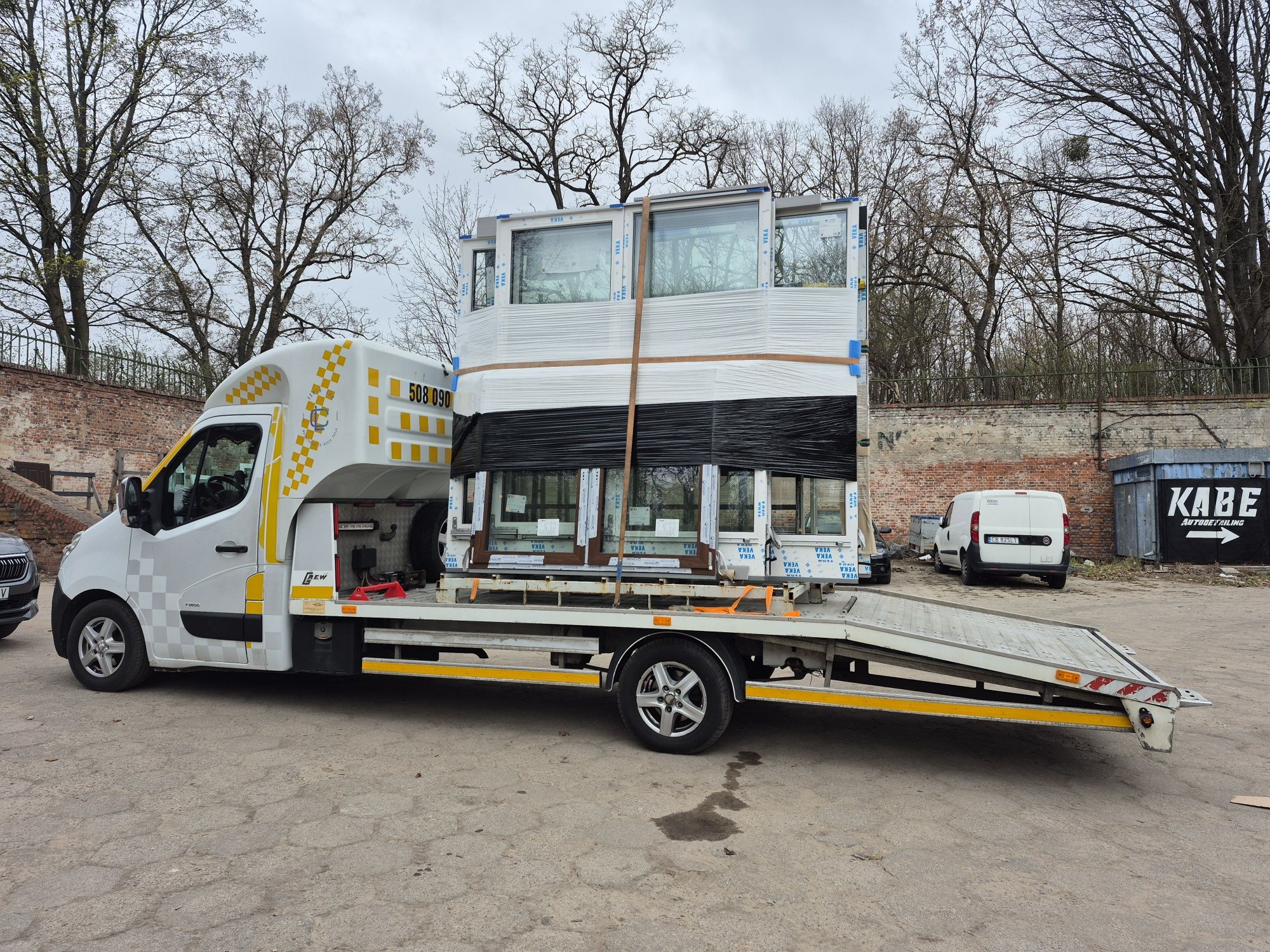 Pomoc Drogowa Transport Holowanie A1 Autostrada maszyn  motocykli bus