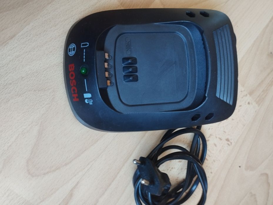 Ładowarka BOSCH AL 2215 CV do aku 14,4V-18V AL 2215 CV