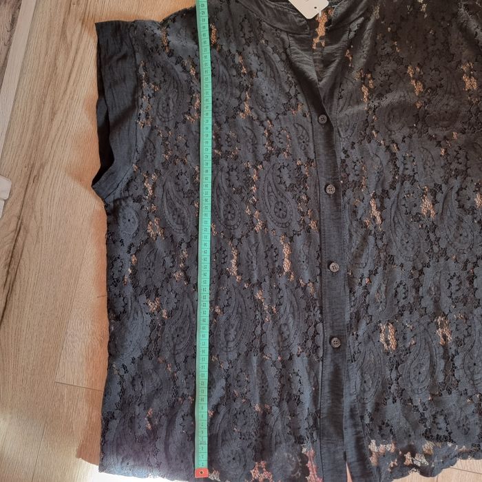 Nowa koronkowa bluzka z metką