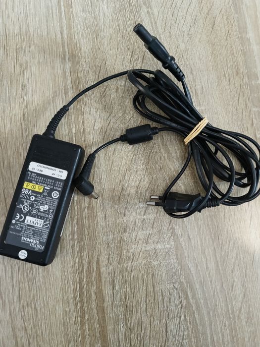 Zasilacz oryginalny od laptopa fujitsu siemens amilo