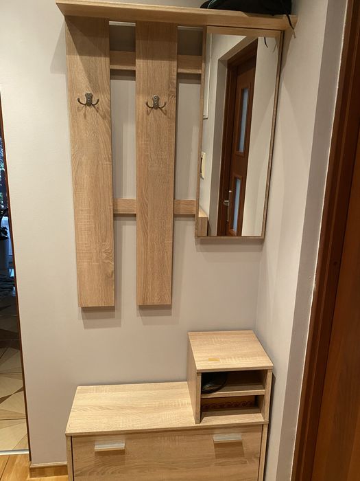 Zestaw mebli do przedpokoju szafki na buty lustro wieszak