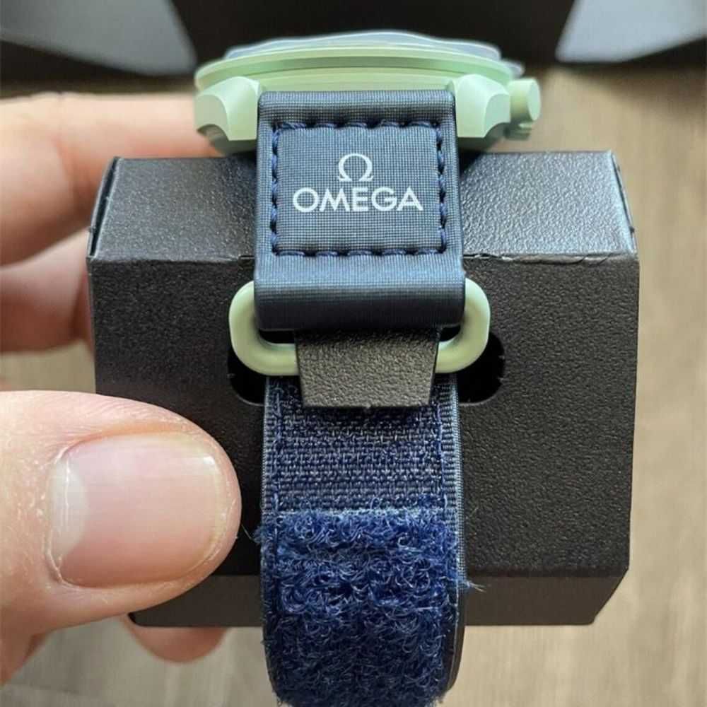 Omega x Swatch SO33G100: Ekskluzywny Model Ziemia