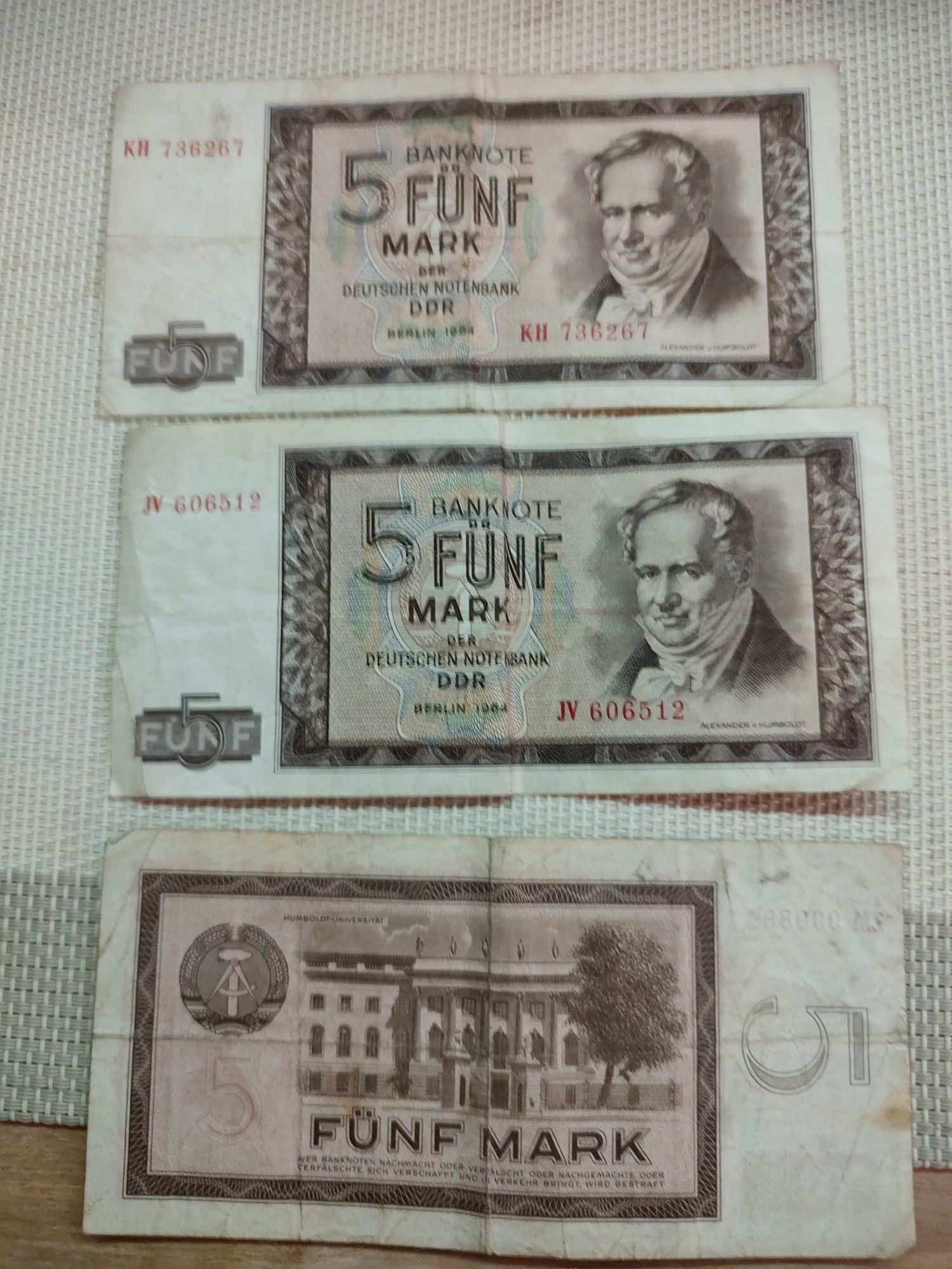 Banknoty piecio markowe DDR