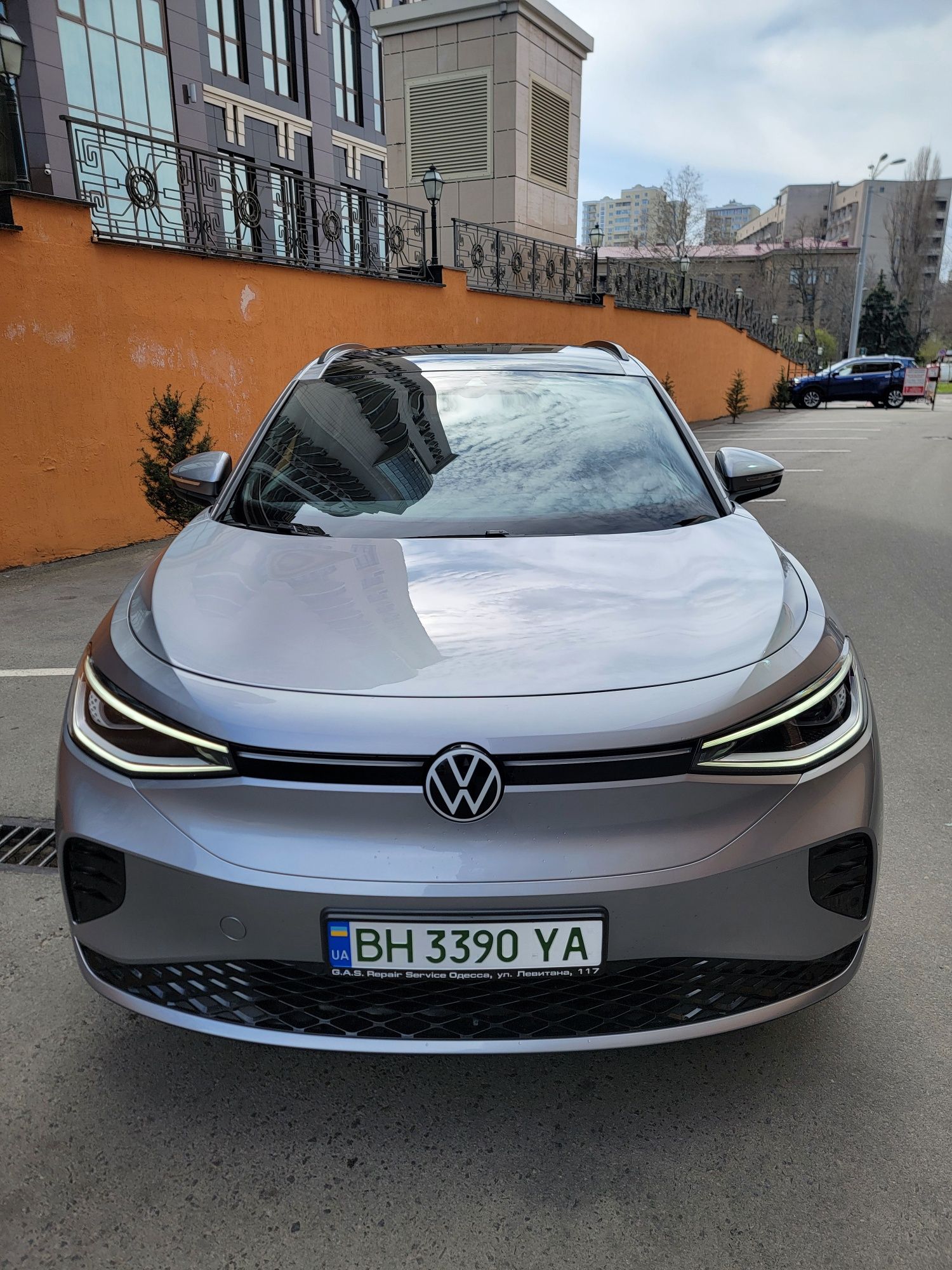 Сдам в долгосрочную аренду электромобиль вольсваген id4.