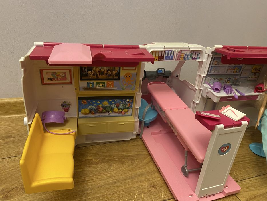 Karetka Barbie z akcesoriami