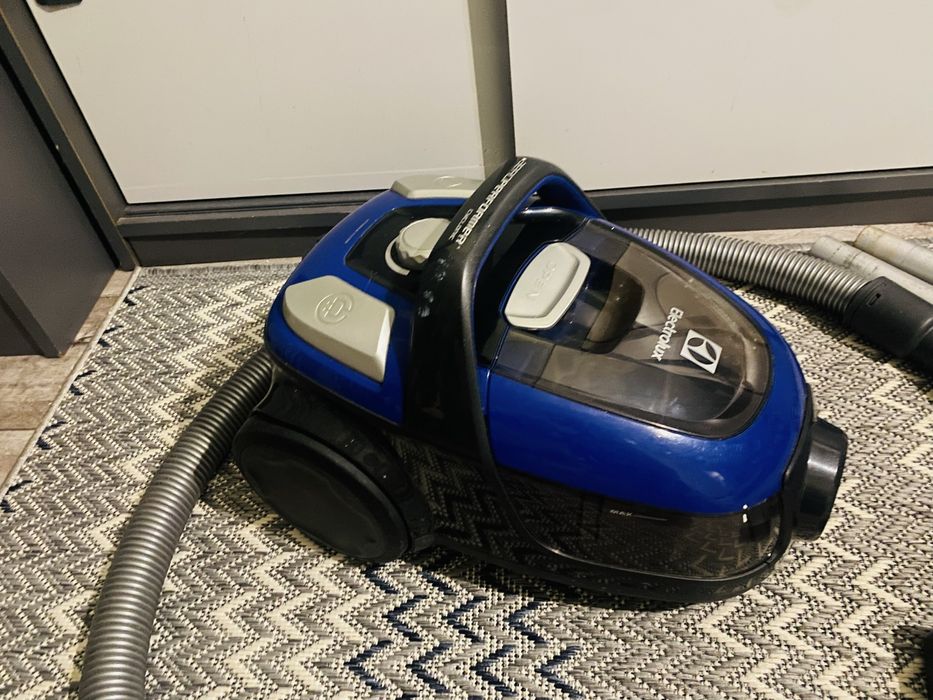 Продам пилосос Elektrolux