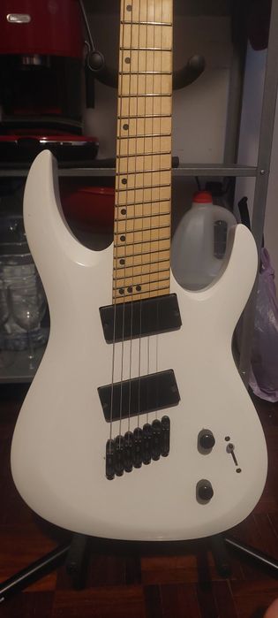 Guitarra Harley Benton 7 cordas
