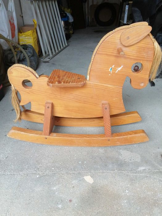 Cavalinho baloiço vintage para criança