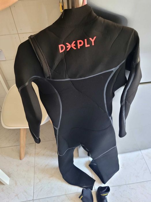 Fato de Surf marca DeePly - Tam S - Senhora, como novo