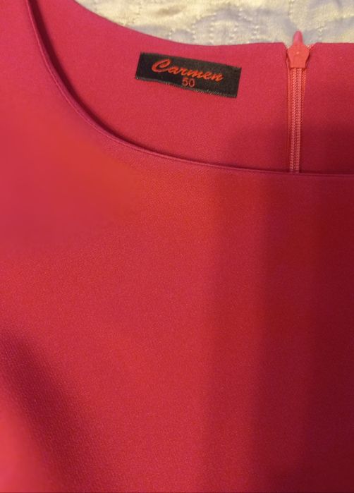 Amarantowa sukienka z granatowym paskiem rozmiar 50