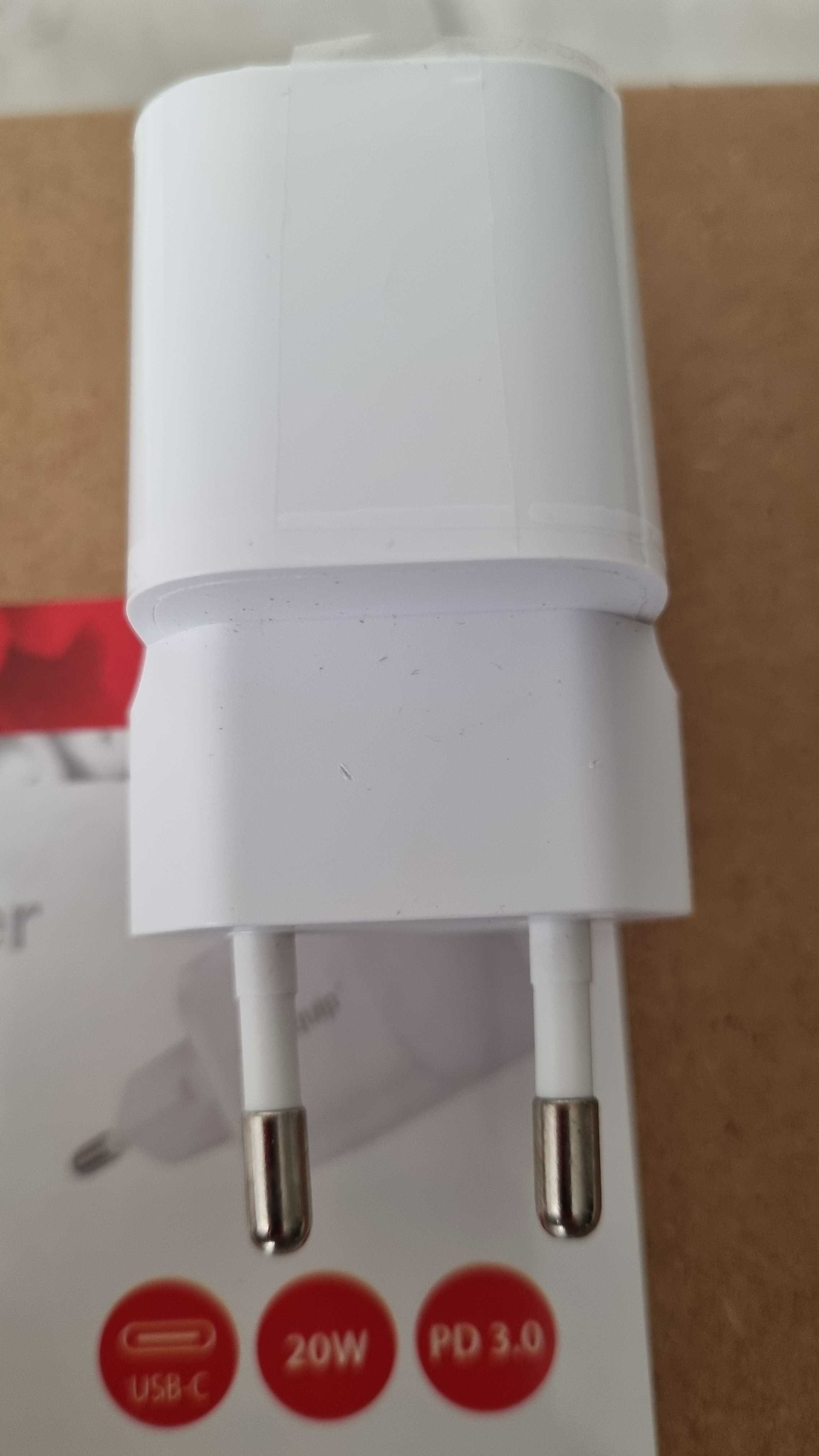 Carregador 20 W 220 V Carregamento Rapido S/Cabo USB Incluido