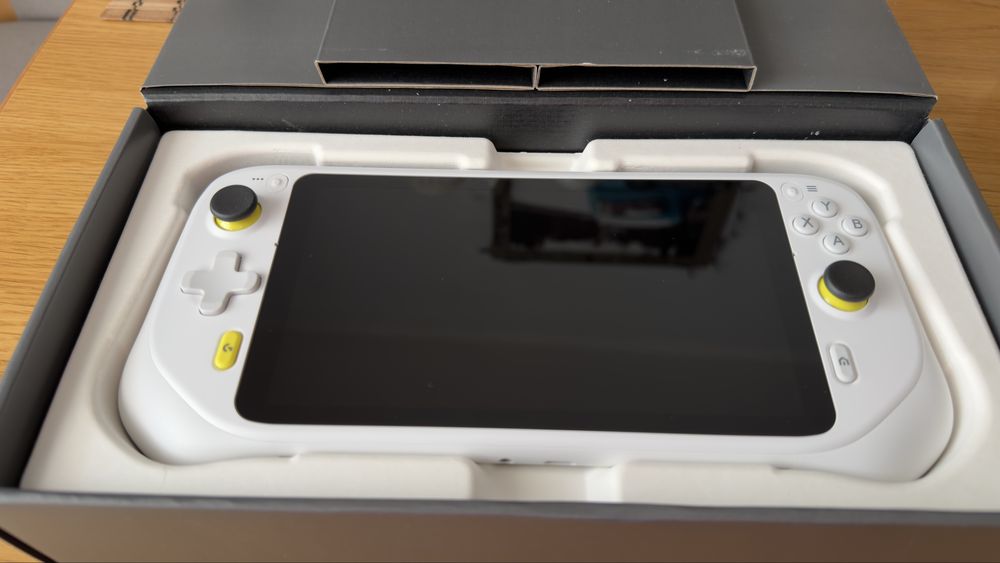 Logitech G CLOUD – Przenośna konsola do gier. Gwarancja