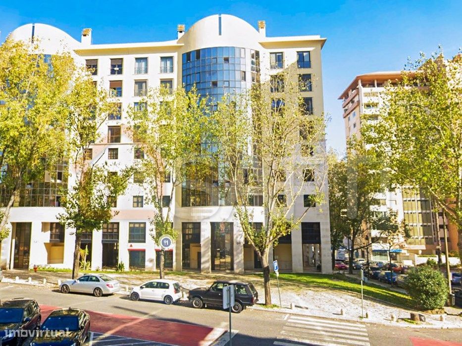 Escritório com 10 gabinetes