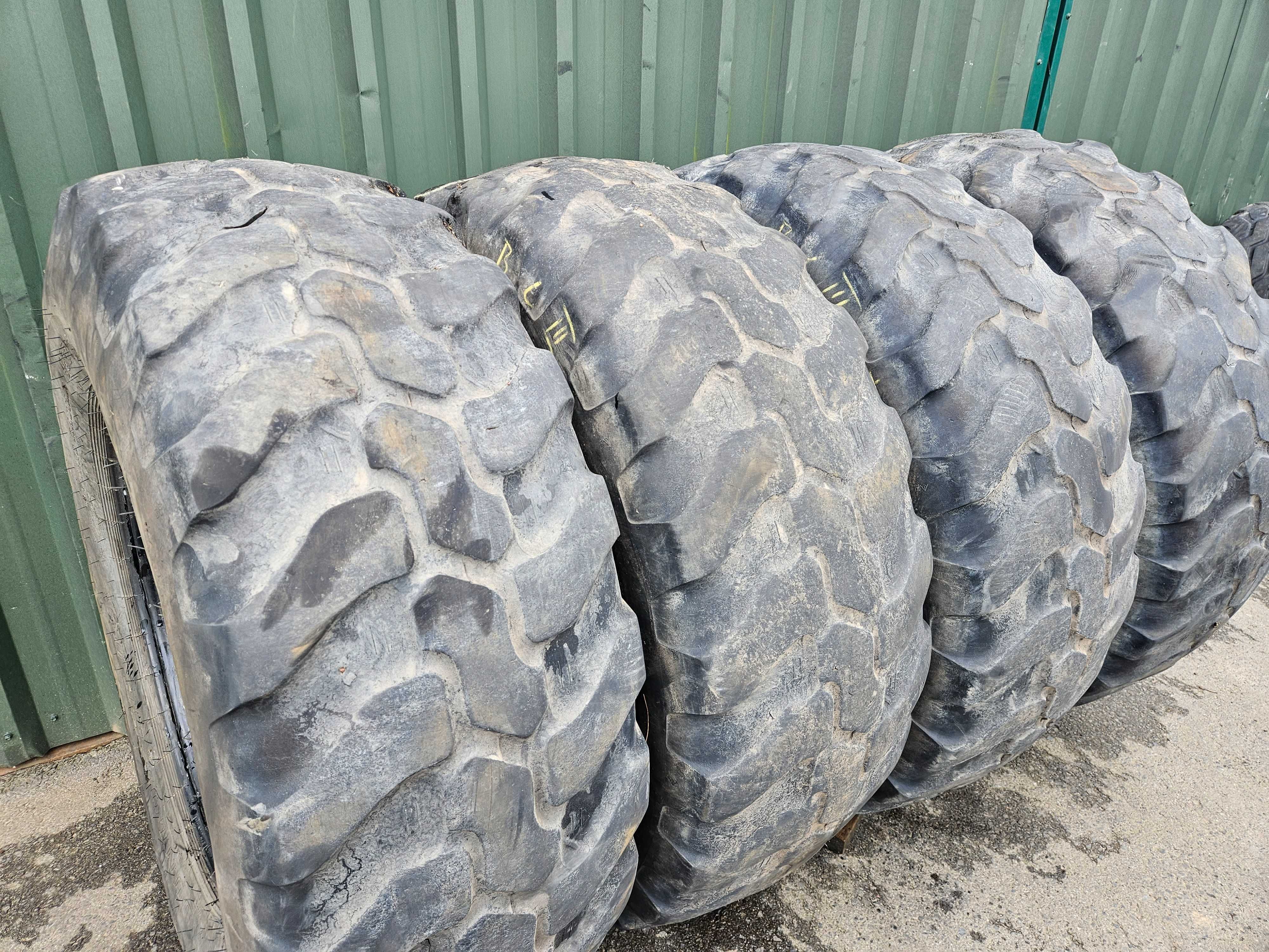 Opona Opony Dunlop 455/70 - R 24 MPT 455/70r24 SP T9 Komplet