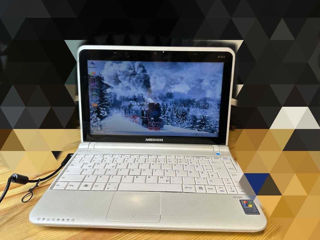 Недбук Medion E1312 AMD Sempron 210U / 2 GB DDR2 /240 GB SSD2.5. -нова