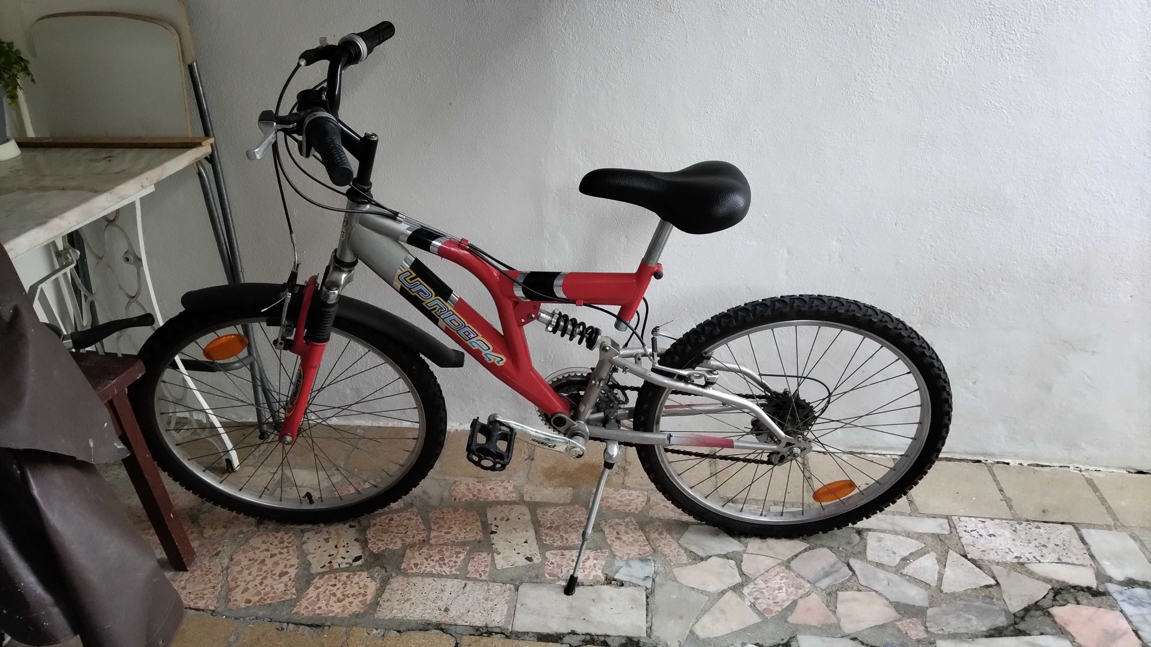 Bicicleta Criança Roda 24 com suspensão