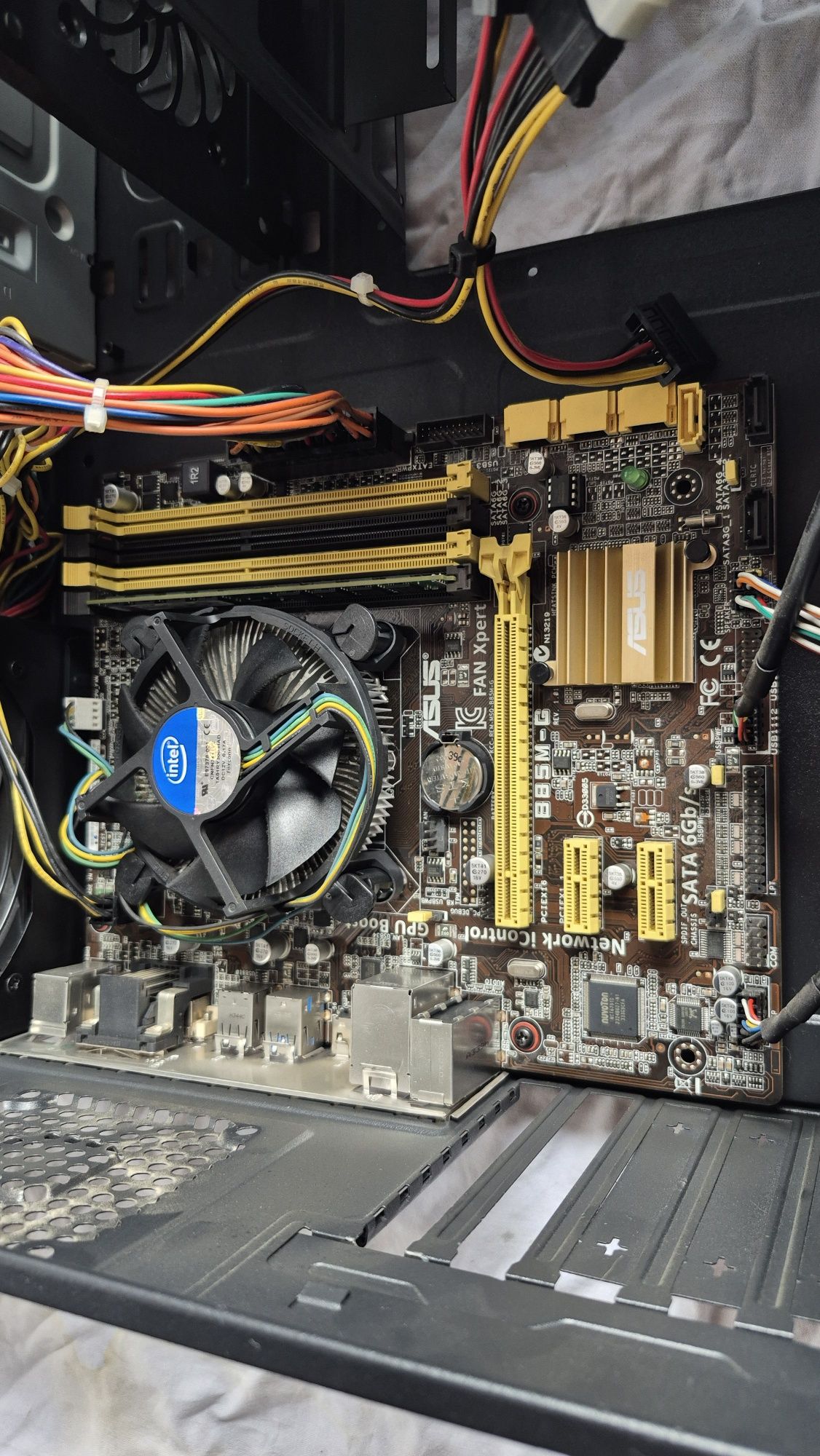 komputer Płyta główna ASUS B85M-G + i5-4430+ zasilacz  ram 4GB