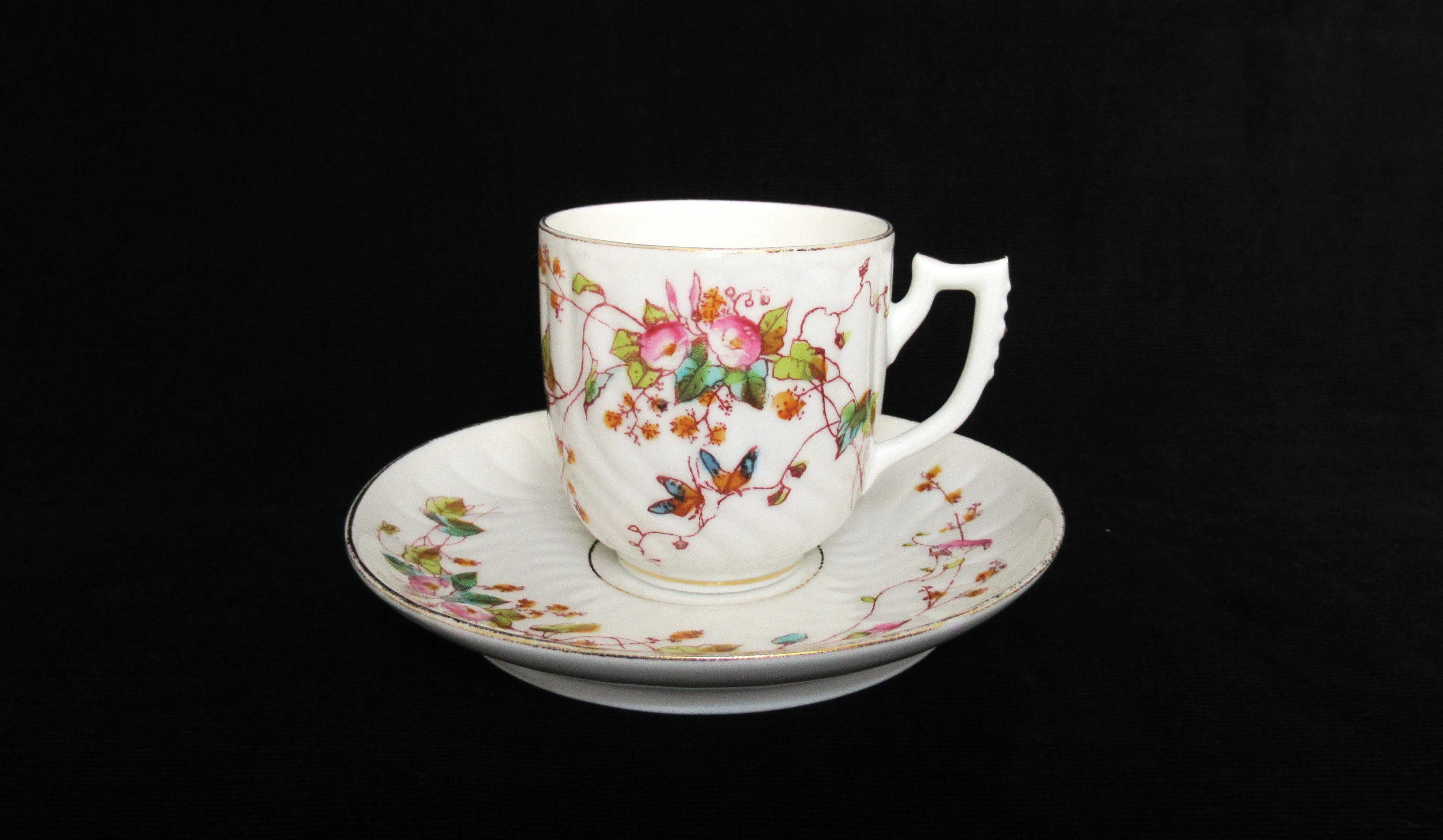 Chávena e Pires de Café em Porcelana Europeia (Ref. 13)