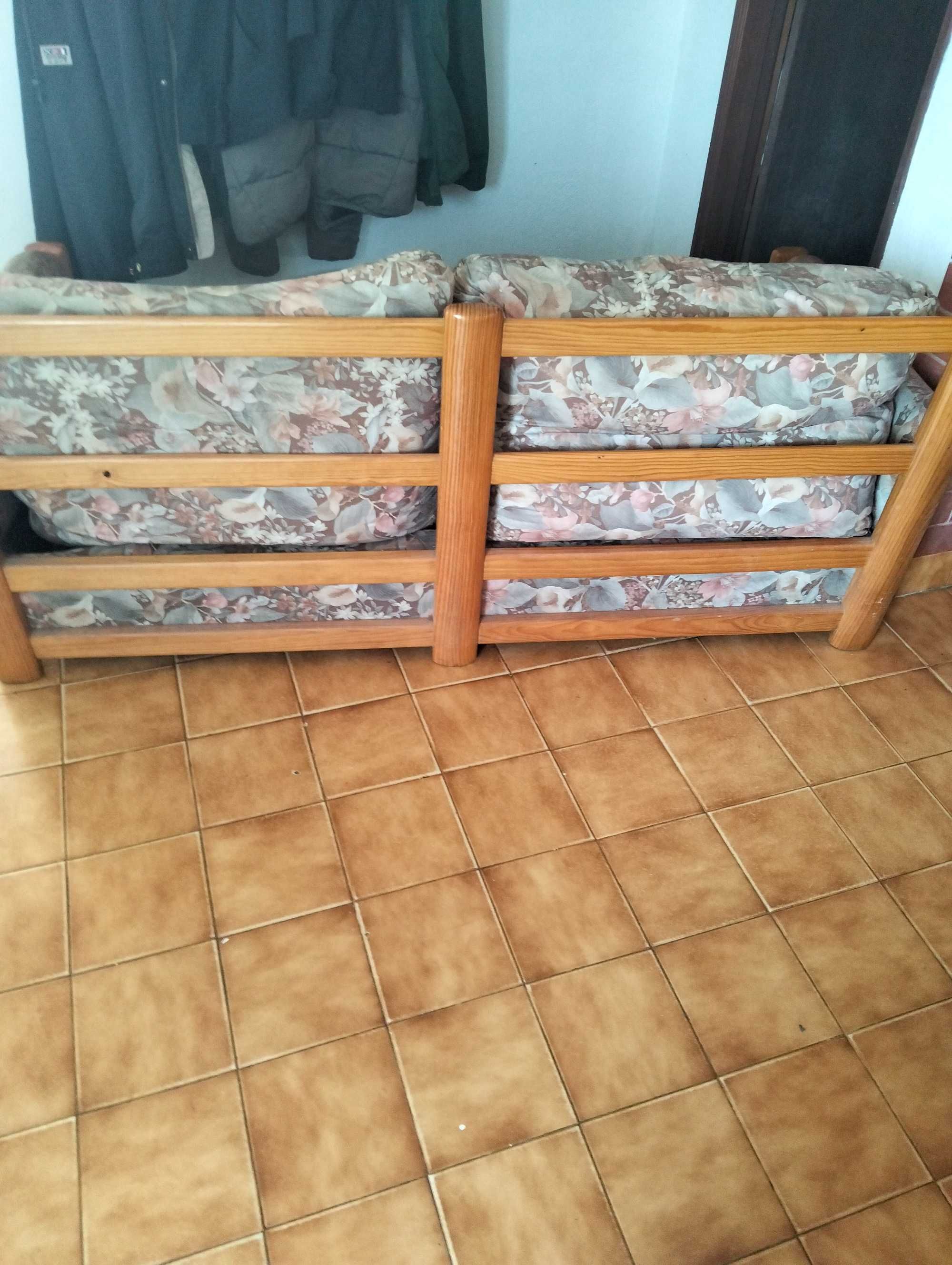 Sofá de 3 lugares e sofá de 1 lugar