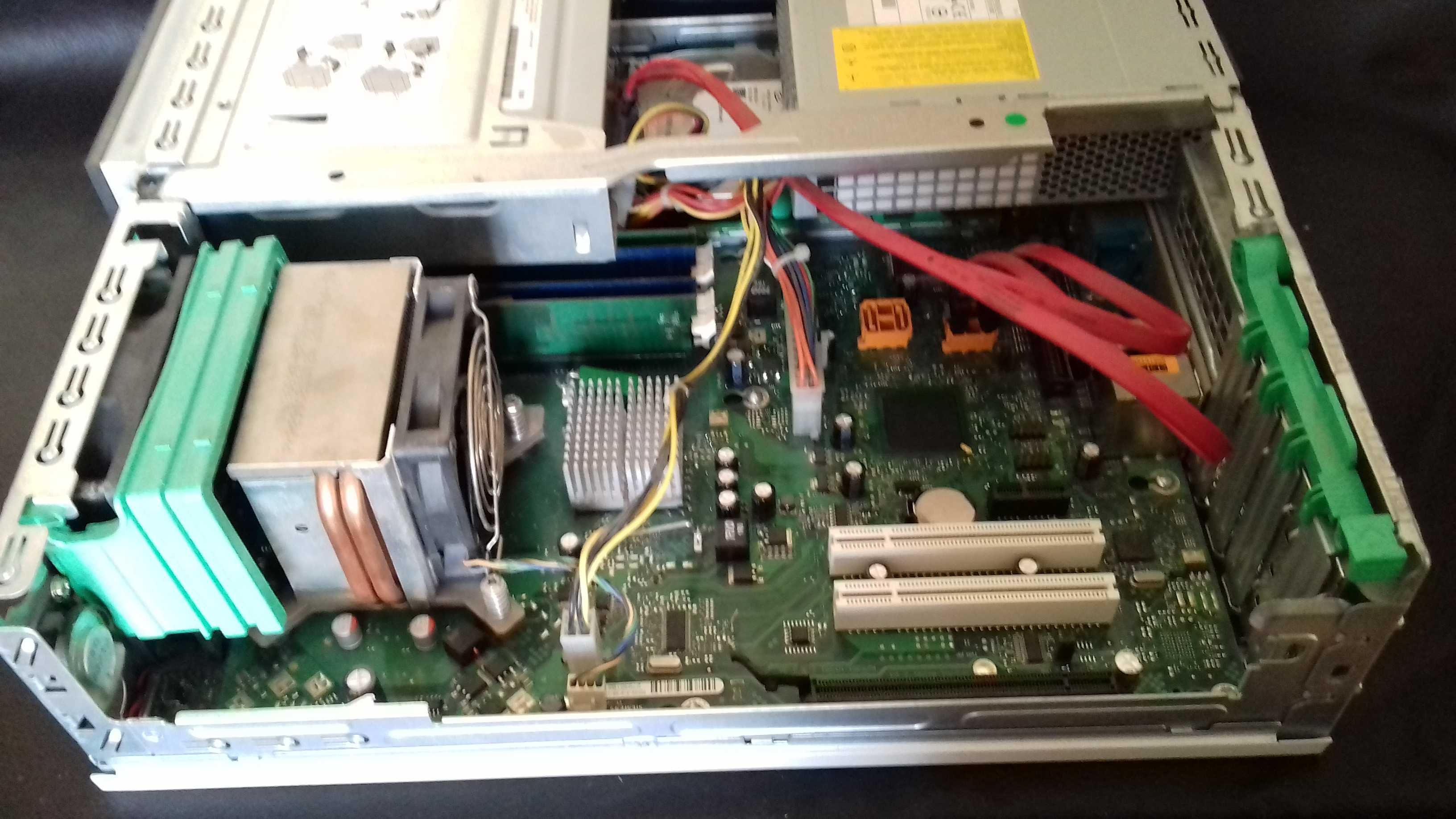 Komputer Fujitsu Siemens Esprimo E5720